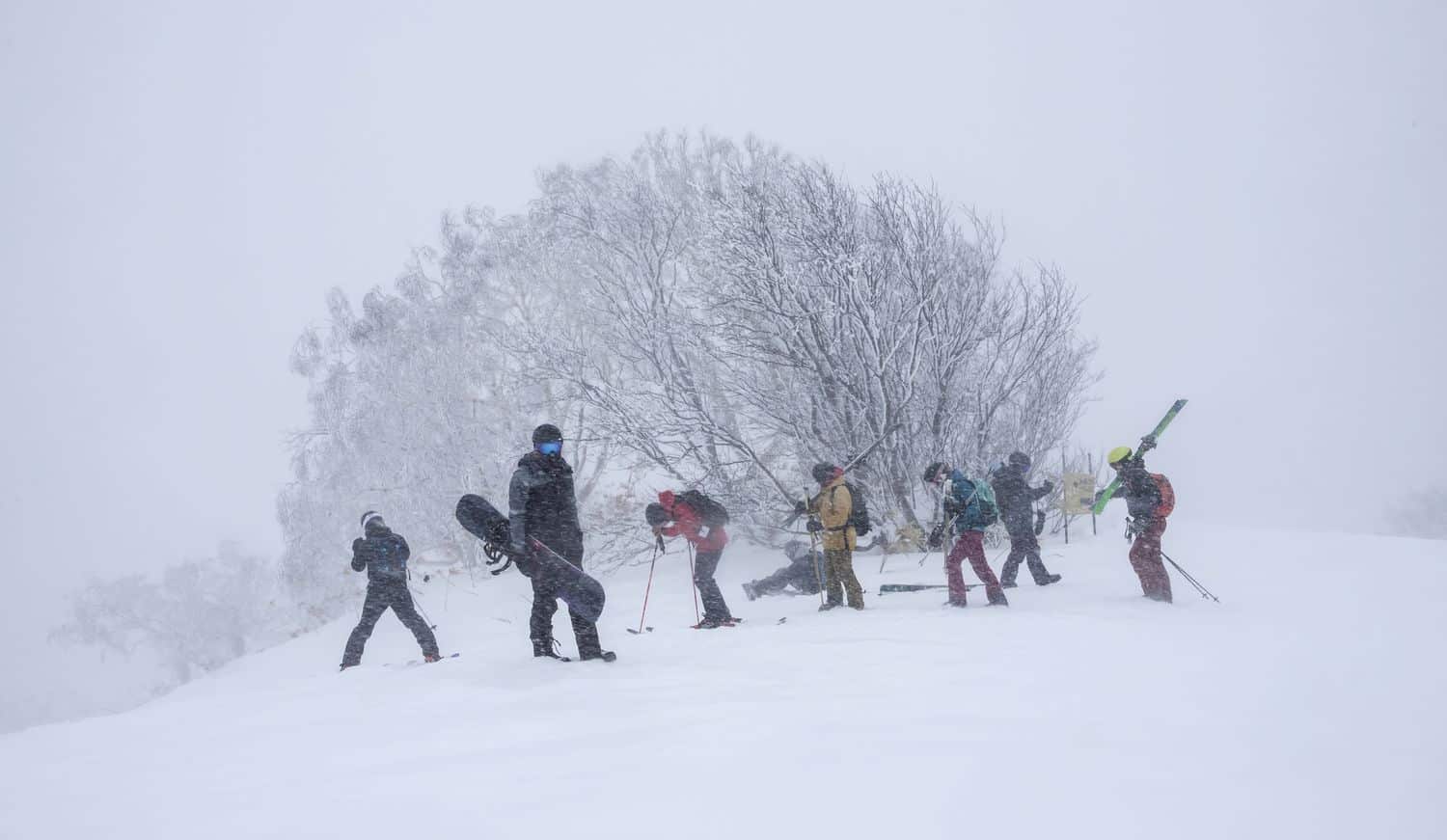 Japan Reiseführer – Ski- und Snowboardfahrer in Sapporo, Hokkaido, Japan