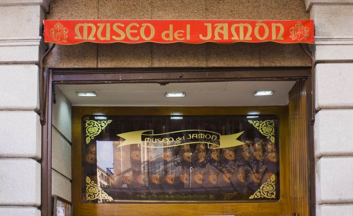 Madrid-Reise – Außenfassade des Museo del Jamon