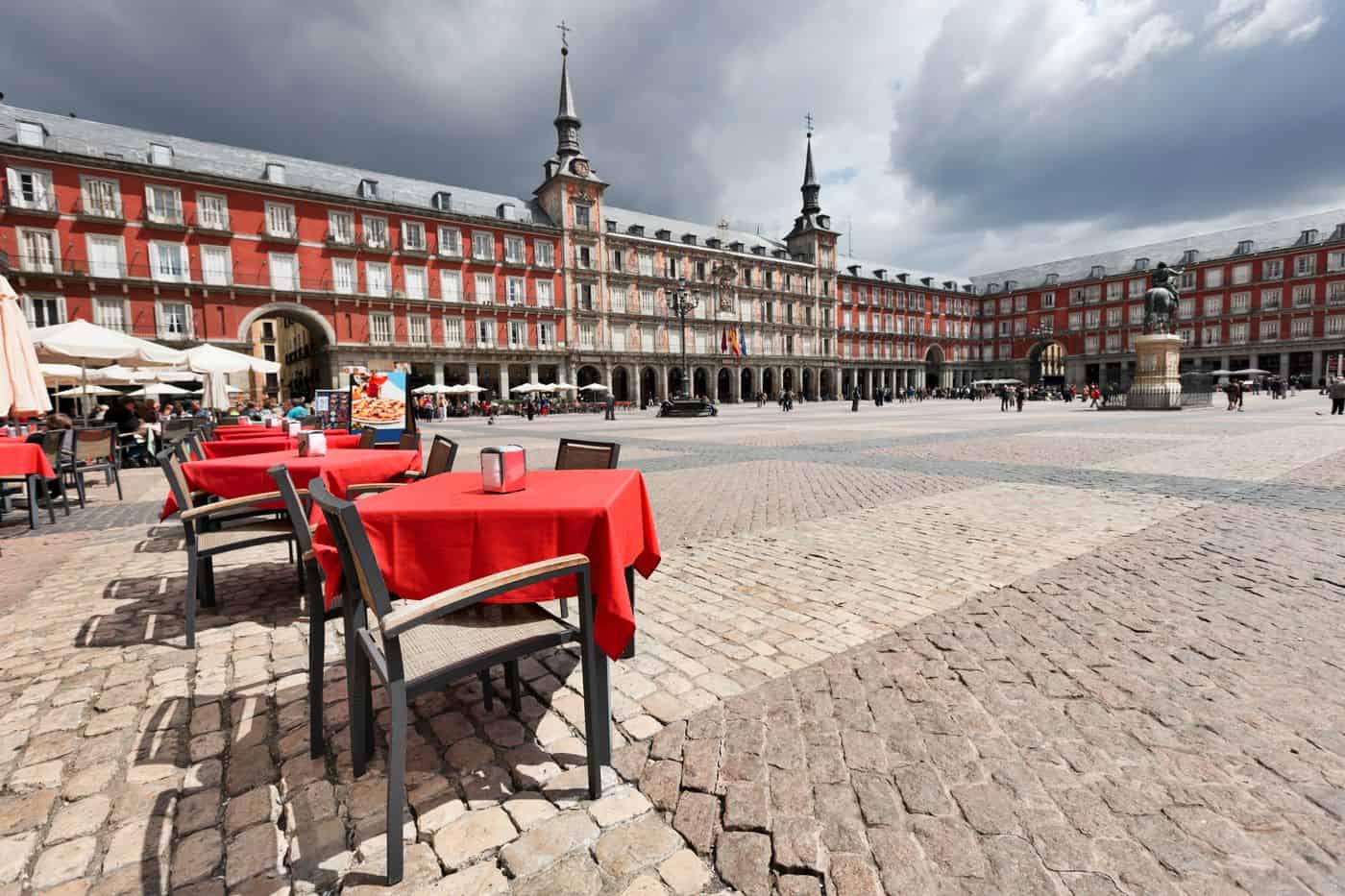 Madrid-Reise – Blick über den leeren Plaza Mayor