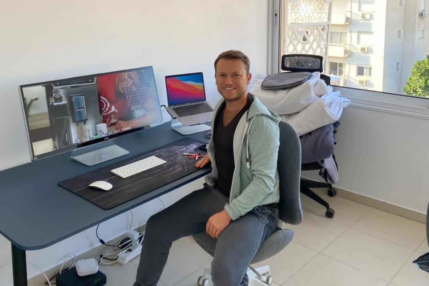 Zypern Arne im Buero