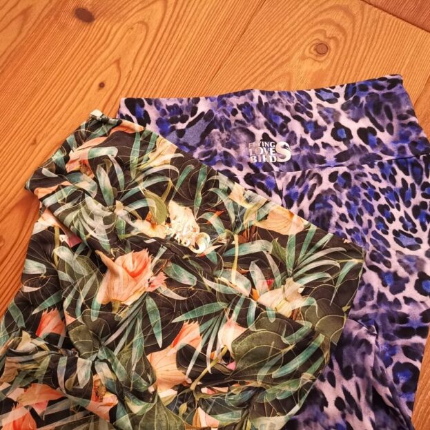 Bunte Yoga Leggings von Flying Lovebirds