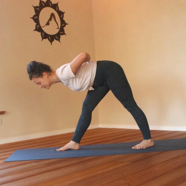 Yoga Leggings Leela Orionblue Petrol von Jaya im Parsvottanasana