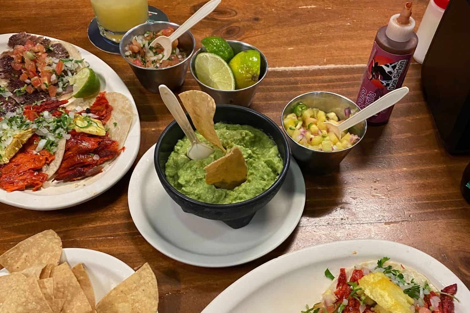 Playa del Carmen Tacos el Pastor Guacamole